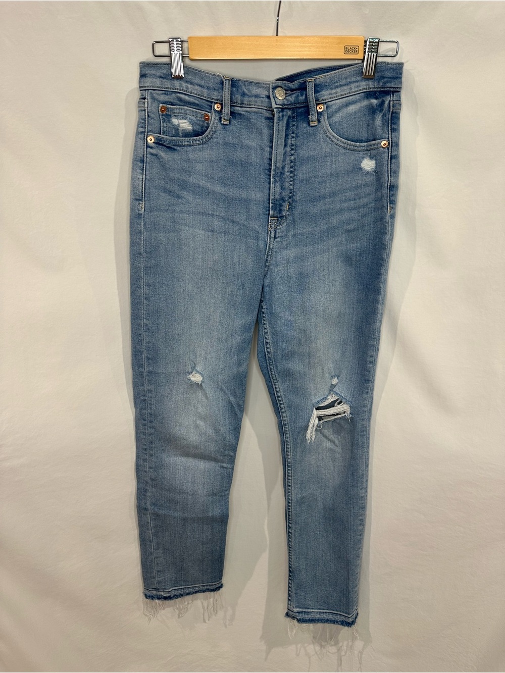 GAP Light Blue Distressed Cropped Jeans